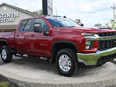 Used 2022 Chevrolet Silverado 2500 LT AWD/4WD image 3