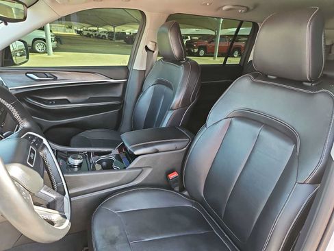 Used 2022 Jeep Grand Cherokee L Limited w/ Black Appearance Package RWD image 15