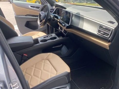 Used 2024 Volkswagen Atlas Cross Sport SE FWD image 16