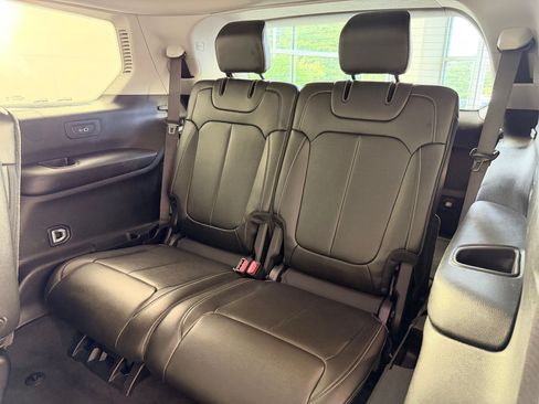 Used 2023 Jeep Grand Cherokee L Limited AWD/4WD image 21