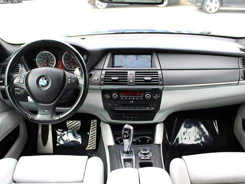 Used 2010 BMW X5 M image 12