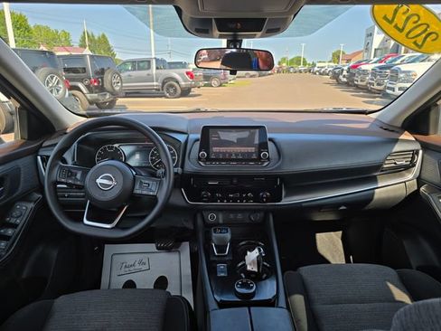 Used 2022 Nissan Rogue SV AWD/4WD image 12