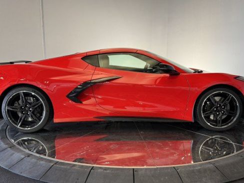 Used 2024 Chevrolet Corvette Stingray Premium Cpe w/ Z51 Performance Package RWD image 29