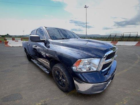 Used 2019 RAM 1500 Classic SLT RWD image 2