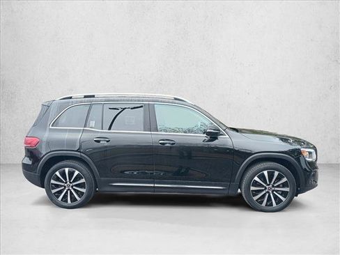 Used 2023 Mercedes-Benz GLB 250 image 4