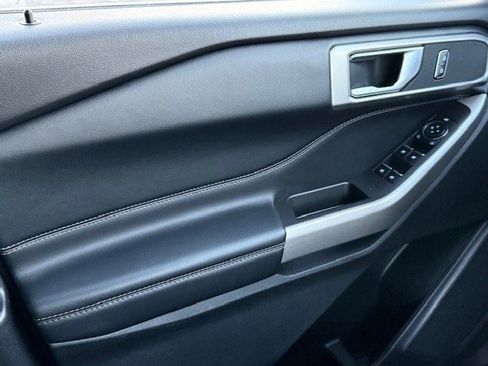 Certified 2023 Ford Explorer XLT image 35