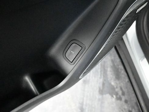 Used 2025 Buick Enclave Preferred w/ Power Package image 31