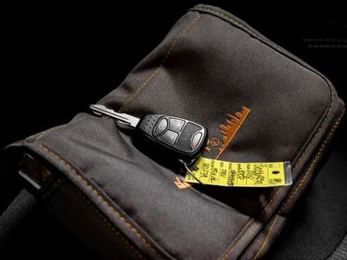 Used 2018 Jeep Wrangler Unlimited Sahara w/ Connectivity Group image 54