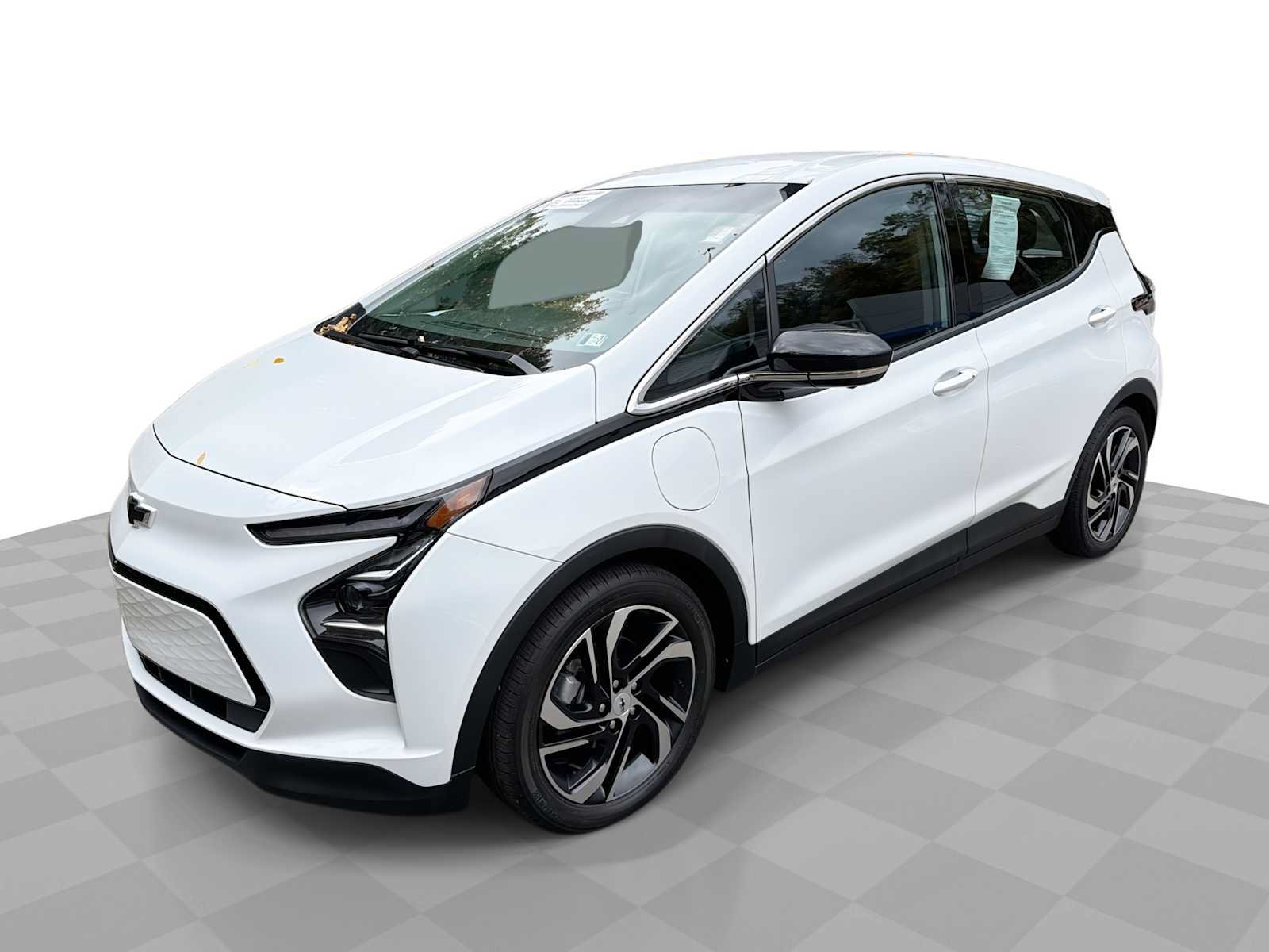 Used 2023 Chevrolet Bolt LT w/ Infotainment Package FWD image 2