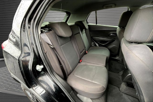 Used 2018 Chevrolet Trax LS FWD image 22