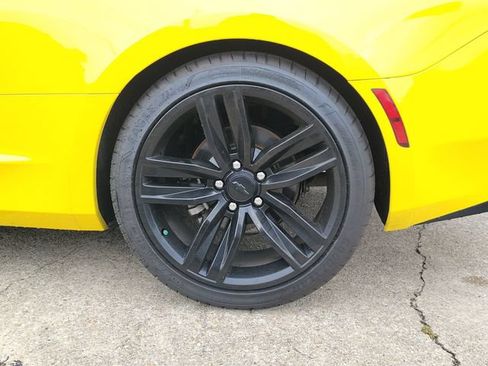 Used 2016 Chevrolet Camaro LT RWD image 28