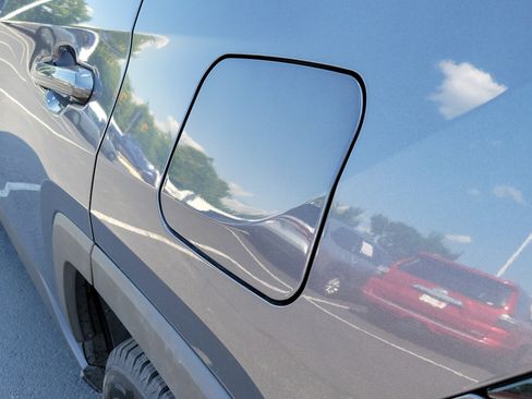 Certified 2021 Toyota RAV4 XLE FWD image 11