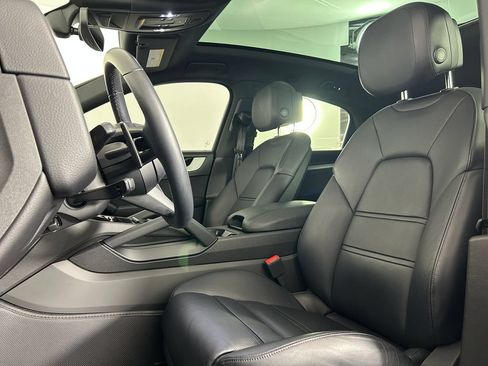 Certified 2024 Porsche Cayenne Coupe AWD/4WD image 5
