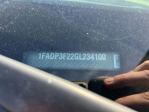 Used 2016 Ford Focus SE image 23