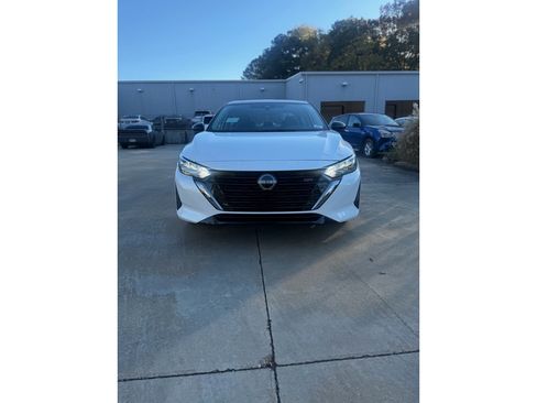 New 2025 Nissan Sentra SR w/ SR Premium Package image 9