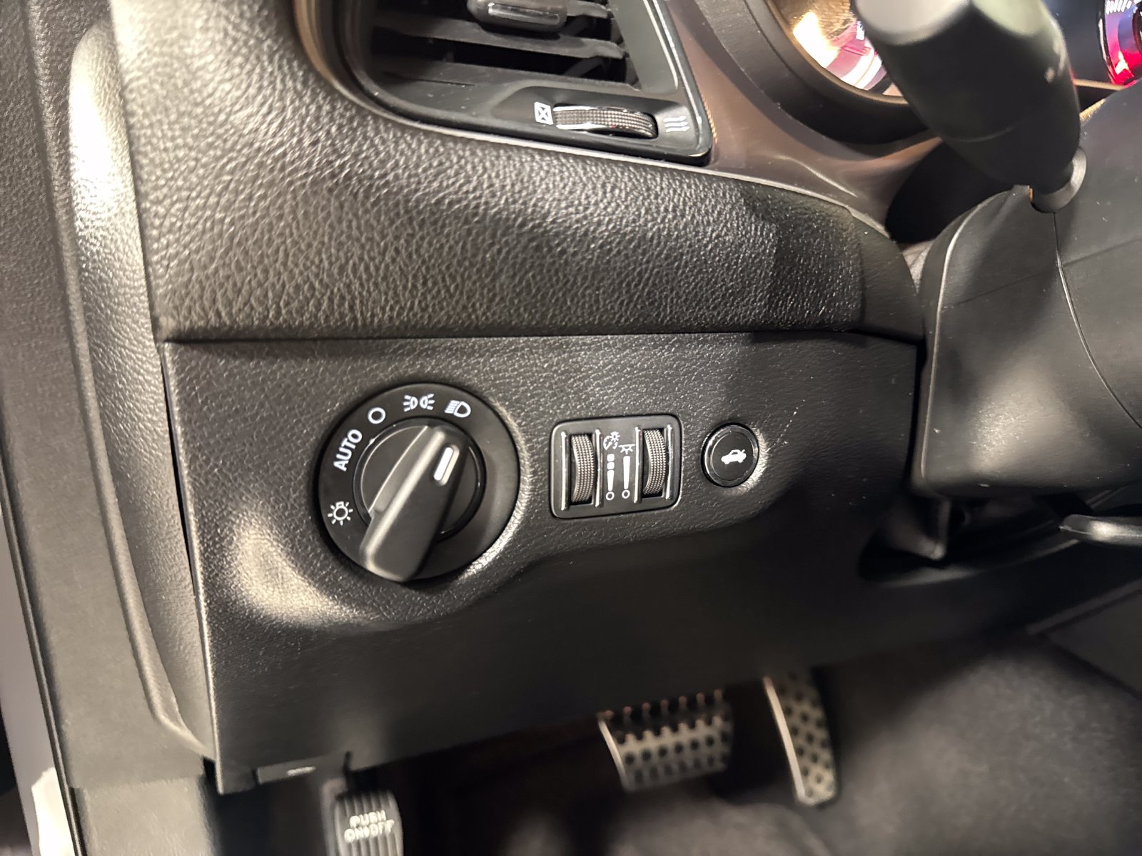 Used 2022 Dodge Challenger R/T Scat Pack RWD image 18