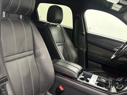 Used 2019 Land Rover Range Rover Velar S AWD/4WD image 36