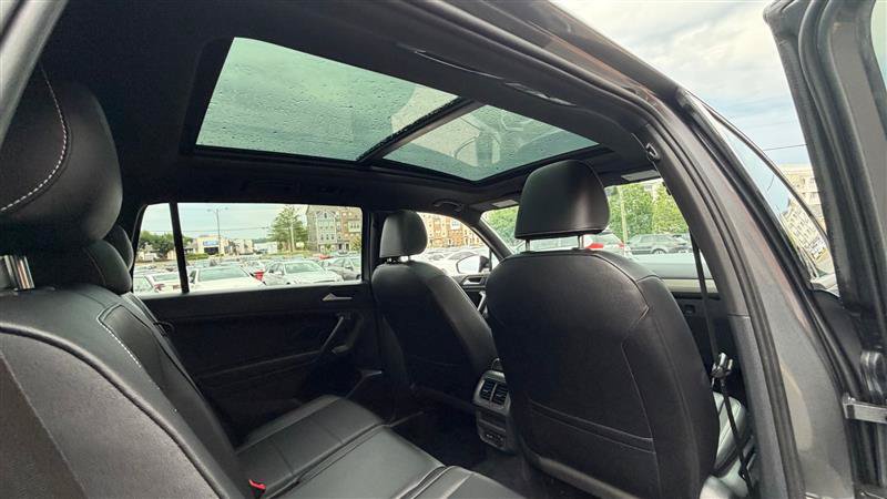 Used 2021 Volkswagen Tiguan SE R-Line AWD/4WD image 20