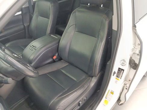 Used 2019 Toyota Highlander XLE image 26