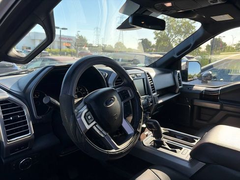 Used 2015 Ford F150 Platinum w/ Equipment Group 701A Luxury AWD/4WD image 10