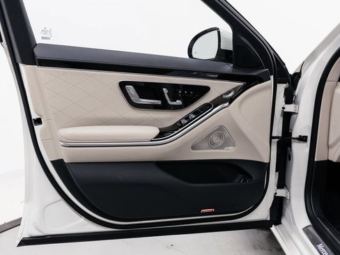 Used 2023 Mercedes-Benz S 580 4MATIC Sedan image 5