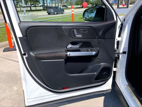 Used 2023 Mercedes-Benz GLB 35 AMG AMG GLB 35 image 22