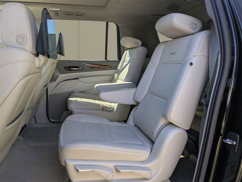 Used 2022 Cadillac Escalade ESV Sport Platinum image 14