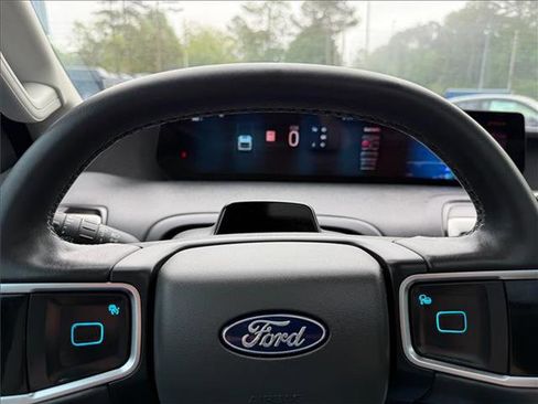 Used 2025 Ford Expedition Max Active AWD/4WD image 10
