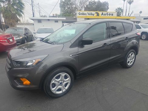 Used 2018 Ford Escape S FWD image 1