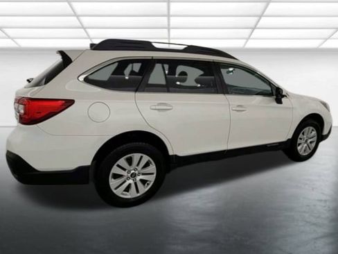 Used 2018 Subaru Outback 2.5i Premium image 10