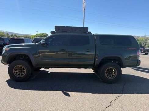 Used 2021 Toyota Tacoma TRD Off-Road w/ Technology Package AWD/4WD image 5