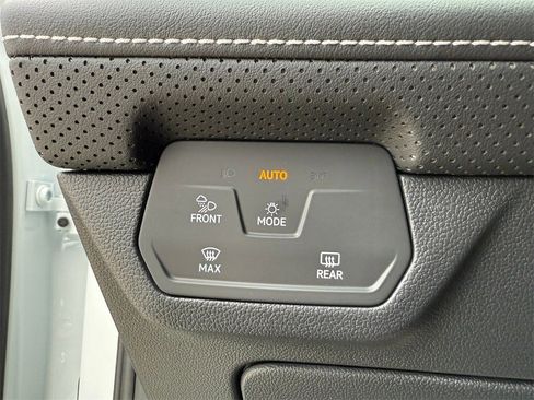 New 2026 Volkswagen Atlas SE image 18