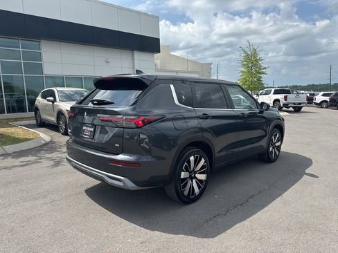 Used 2025 Mitsubishi Outlander SE FWD image 7