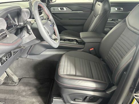 Used 2026 Ford Explorer ST-Line w/ Premium Package RWD image 9
