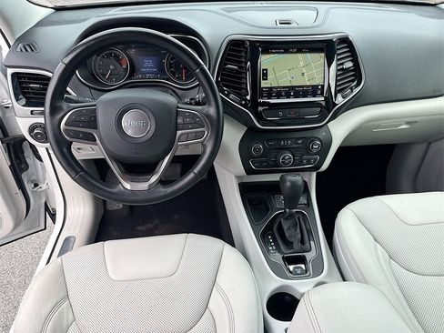 Used 2020 Jeep Cherokee Limited image 25