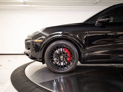 Certified 2021 Porsche Cayenne GTS AWD/4WD image 11
