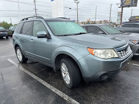 Used 2012 Subaru Forester 2.5X Premium AWD/4WD image 3