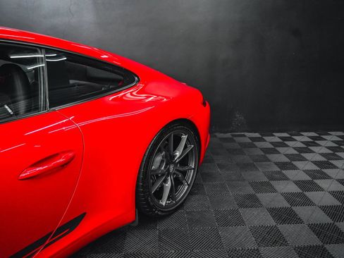 Used 2018 Porsche 911 Carrera T RWD image 8