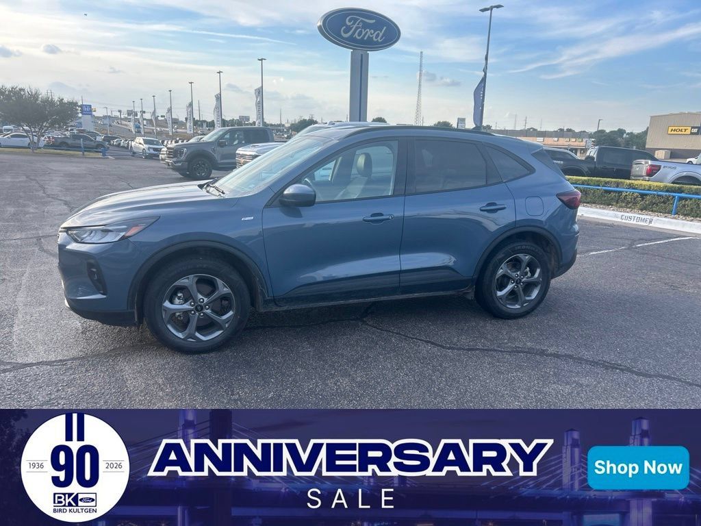 Used 2025 Ford Escape ST-Line Select AWD/4WD image 1
