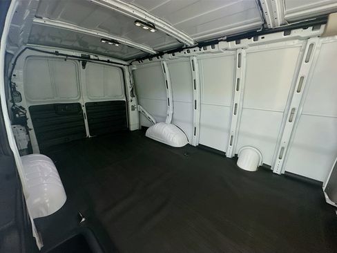 Used 2025 Chevrolet Express 2500 w/ Enhanced Convenience Package RWD image 33