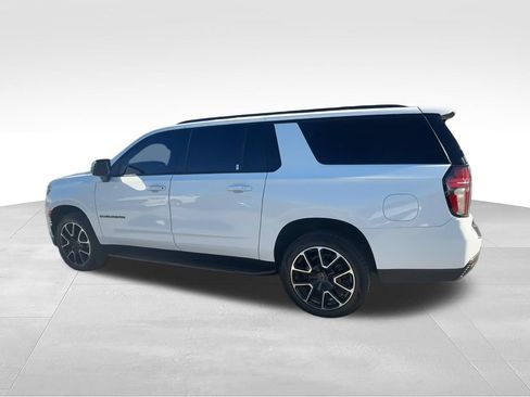 Used 2022 Chevrolet Suburban RST w/ Luxury Package AWD/4WD image 6