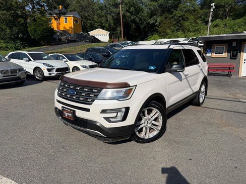 Used 2016 Ford Explorer XLT w/ Equipment Group 202A AWD/4WD image 1