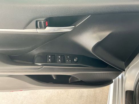 Used 2020 Toyota Camry SE image 13