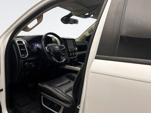 Used 2019 RAM 1500 Laramie AWD/4WD image 10