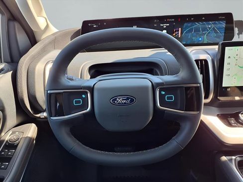 New 2025 Ford Expedition Active image 7