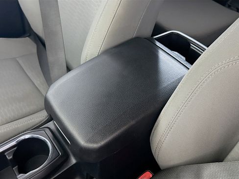 Used 2018 Toyota Tacoma SR w/ SR Convenience Package image 18