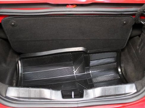 Used 2020 Chevrolet Camaro LT RWD image 17