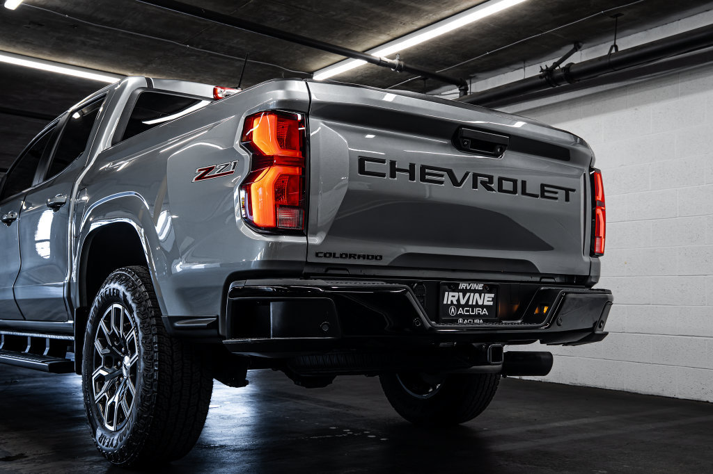 Used 2024 Chevrolet Colorado Z71 w/ Z71 Convenience Package 2 AWD/4WD image 16