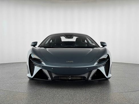 Used 2023 McLaren Artura image 10