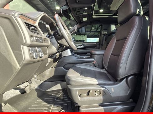 Used 2023 Chevrolet Tahoe Z71 image 3